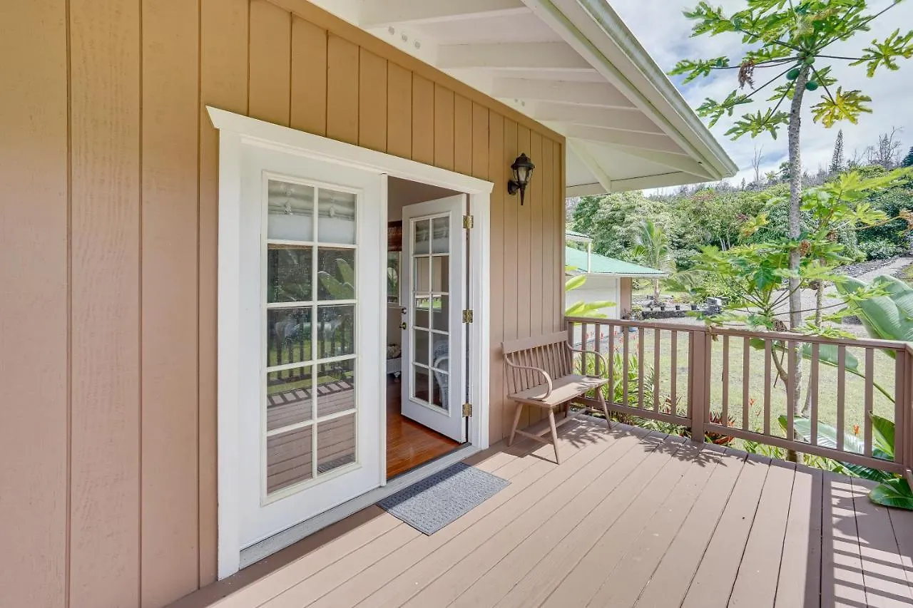 Hawaiian Retreat With Ocean Views In Captain Cook! Papa Bay 0*,  United States