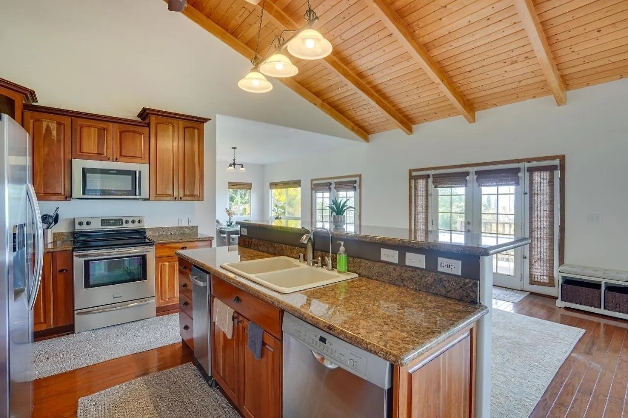 Holiday home Hawaiian Retreat With Ocean Views In Captain Cook! Papa Bay United States